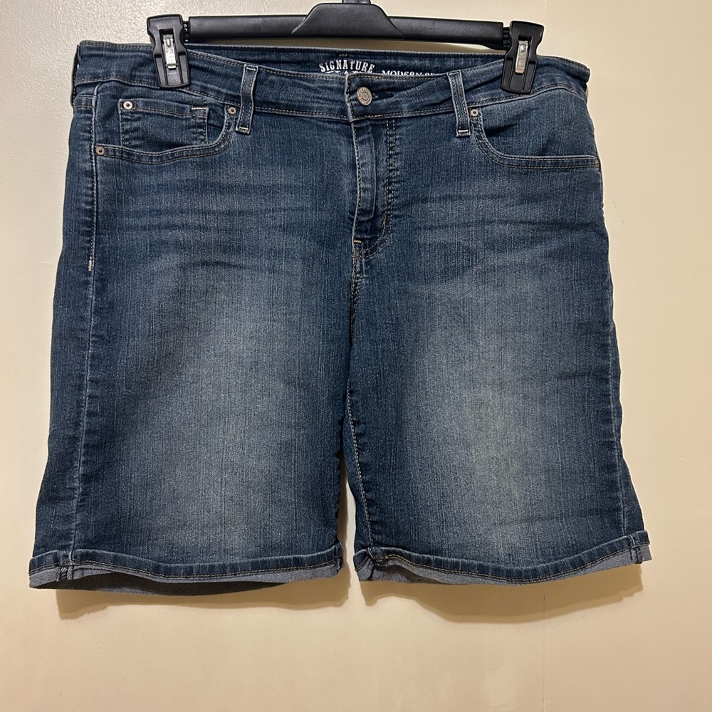 Signature Levi Strauss Modern Bermuda Cuffed Shorts Sz 14  Blue  Stretch
